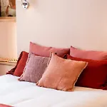 The Blue House - Guest Suite 1